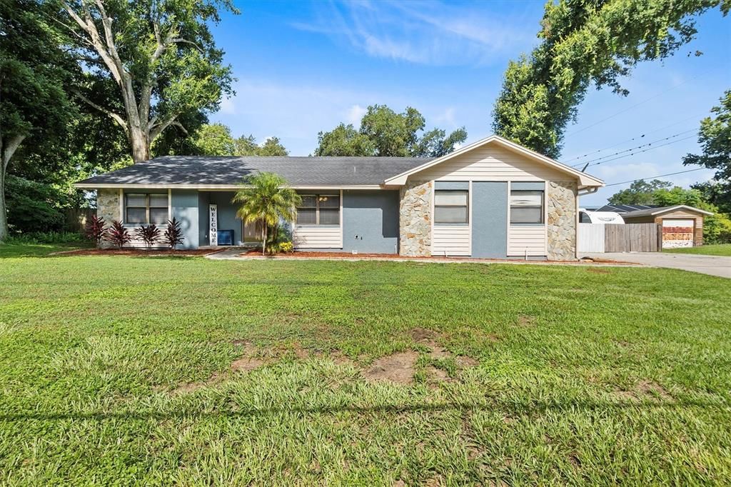 Active With Contract: $350,000 (3 beds, 2 baths, 1682 Square Feet)