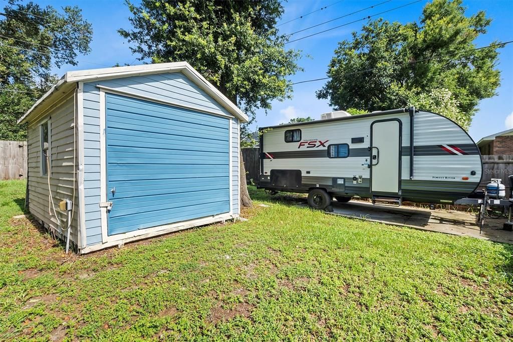 Active With Contract: $350,000 (3 beds, 2 baths, 1682 Square Feet)