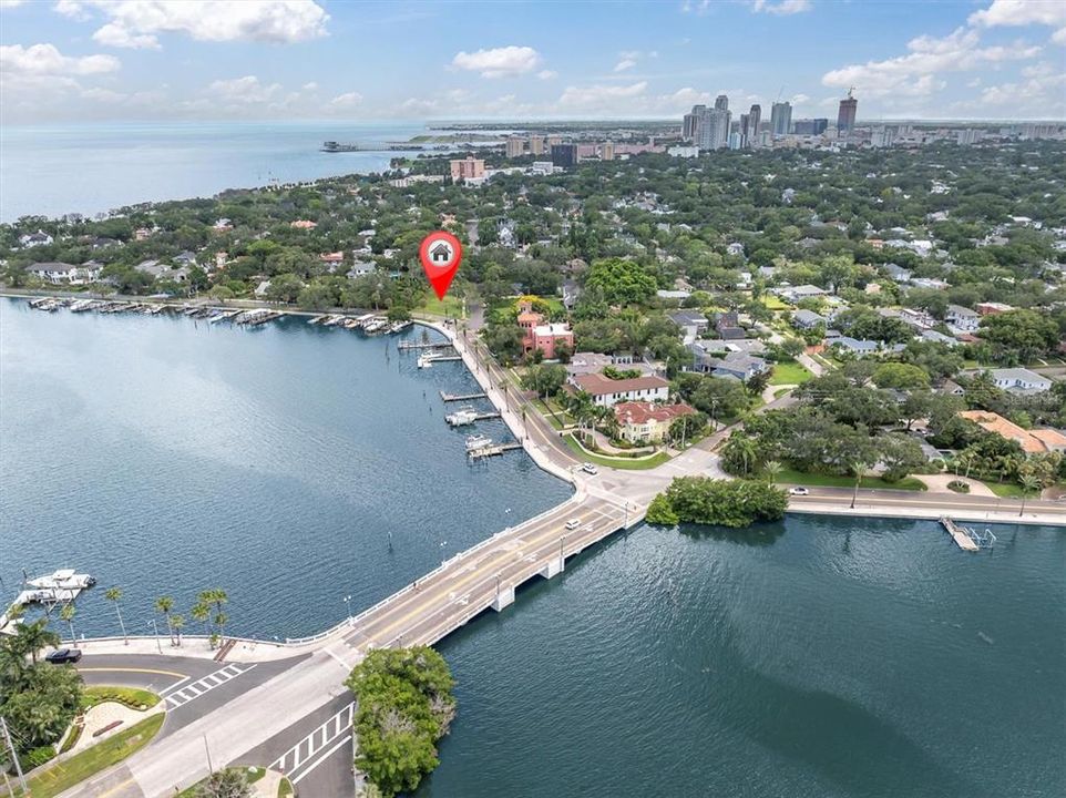 Land lot only, water lot is not included.  Street facing the water is Coffee Pot Blvd. Snell Isle Bridge leading from Coffee Pot Blvd to Snell Isle Blvd