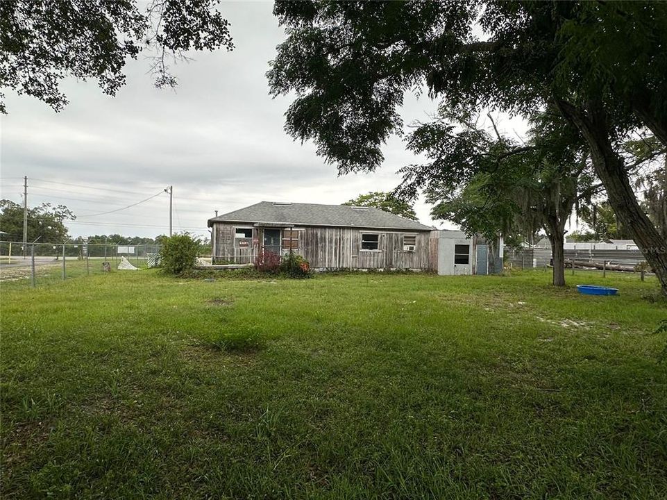 For Sale: $120,000 (2 beds, 1 baths, 920 Square Feet)