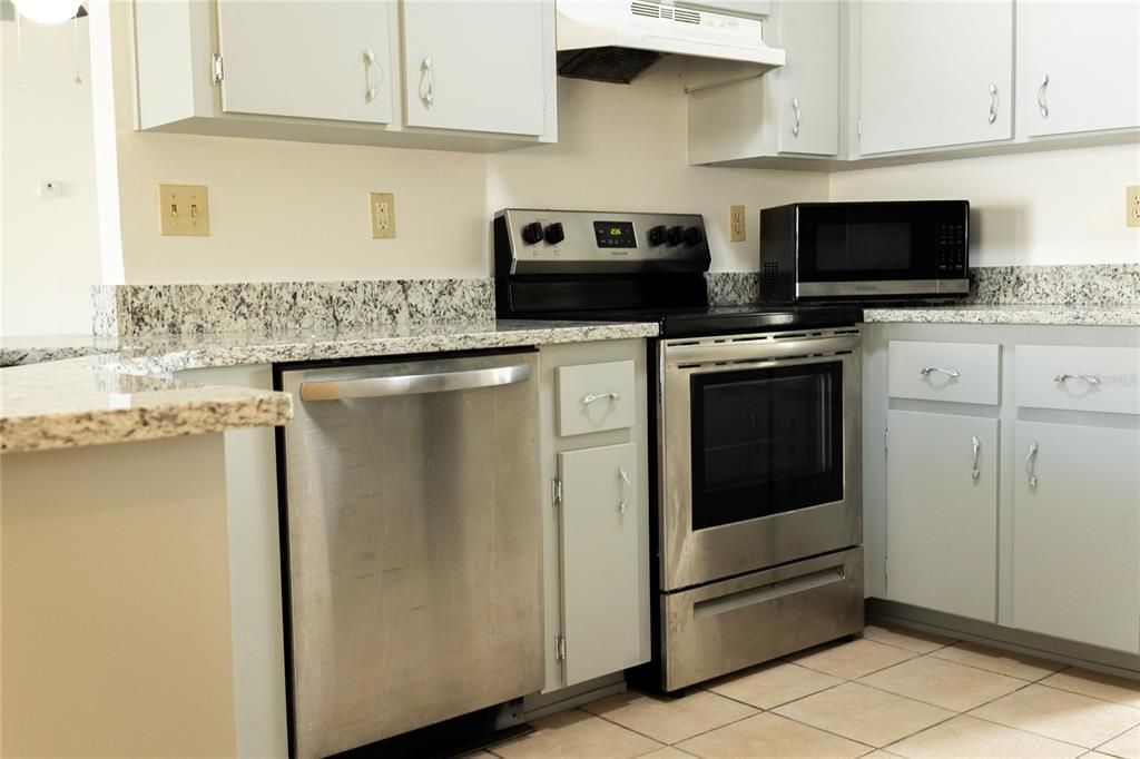 For Rent: $1,500 (3 beds, 2 baths, 1578 Square Feet)