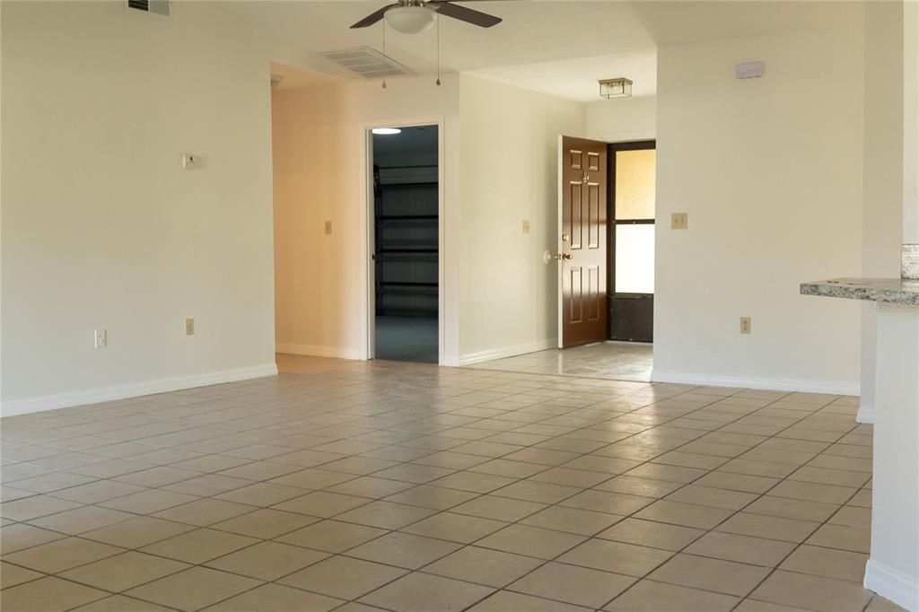 For Rent: $1,500 (3 beds, 2 baths, 1578 Square Feet)