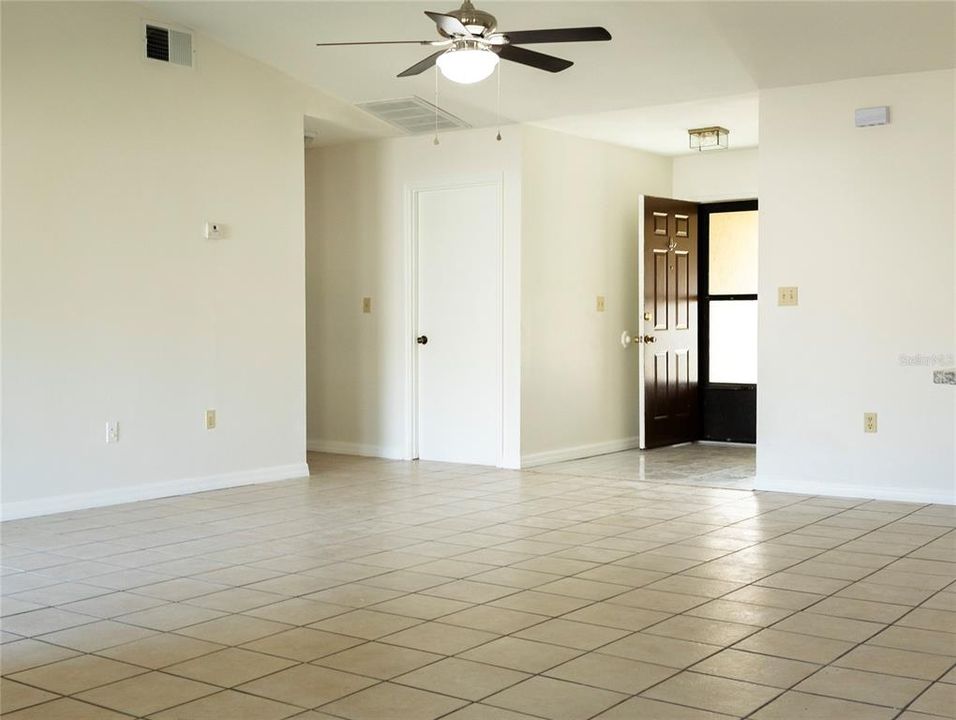 For Rent: $1,500 (3 beds, 2 baths, 1578 Square Feet)