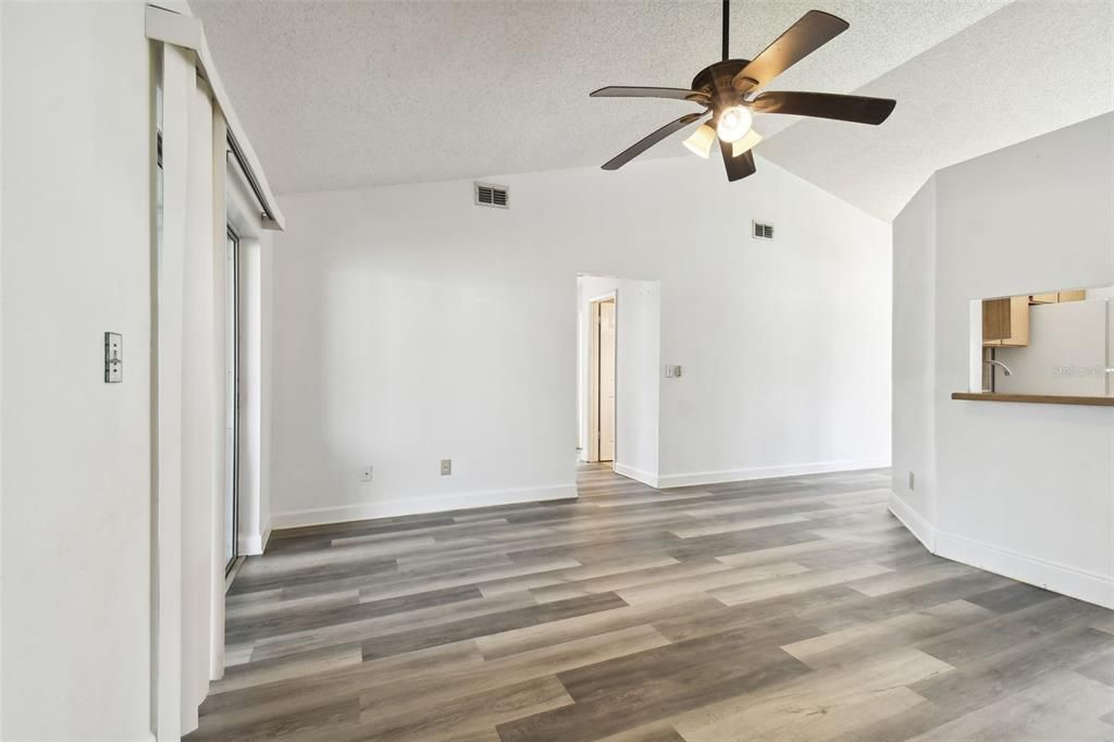 Active With Contract: $334,000 (3 beds, 2 baths, 1243 Square Feet)