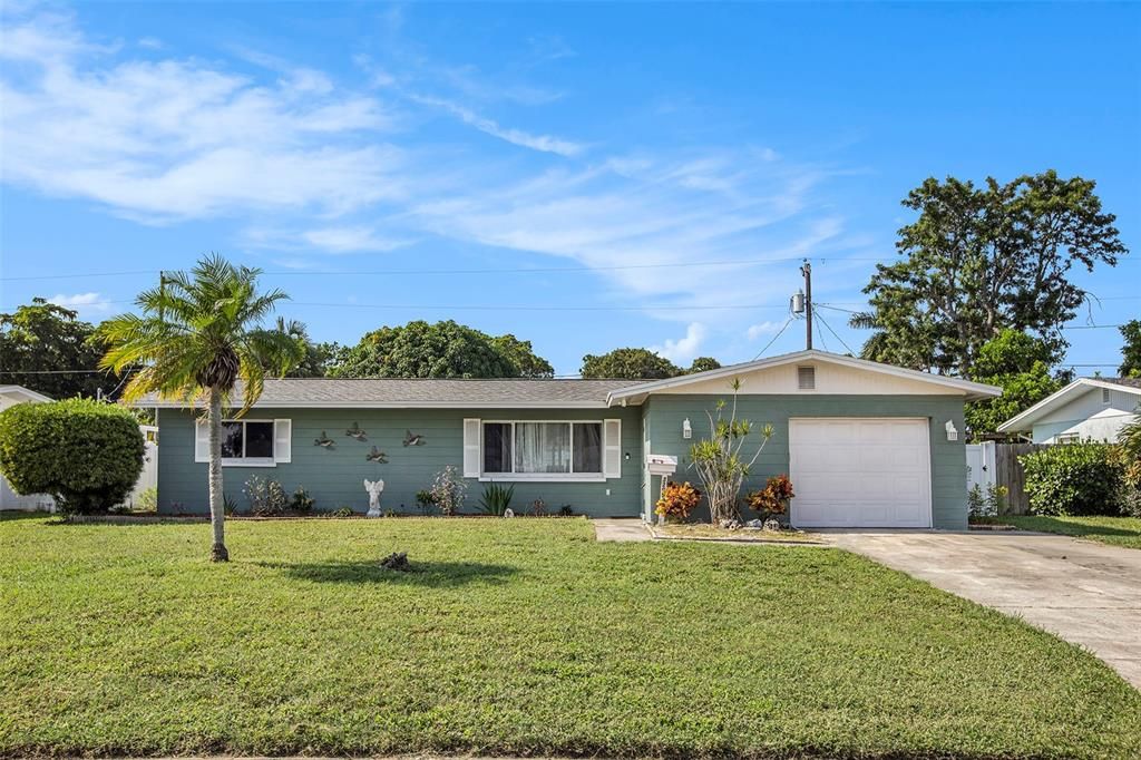 Active With Contract: $408,000 (3 beds, 2 baths, 1364 Square Feet)