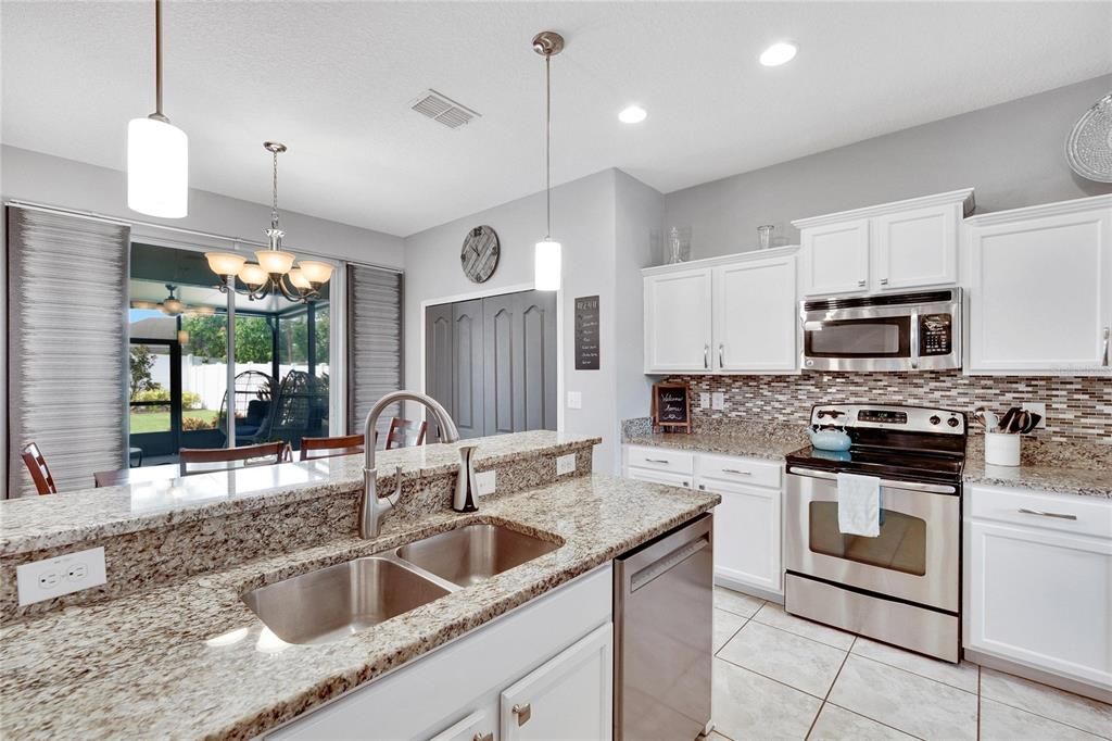 Active With Contract: $484,900 (5 beds, 2 baths, 2902 Square Feet)