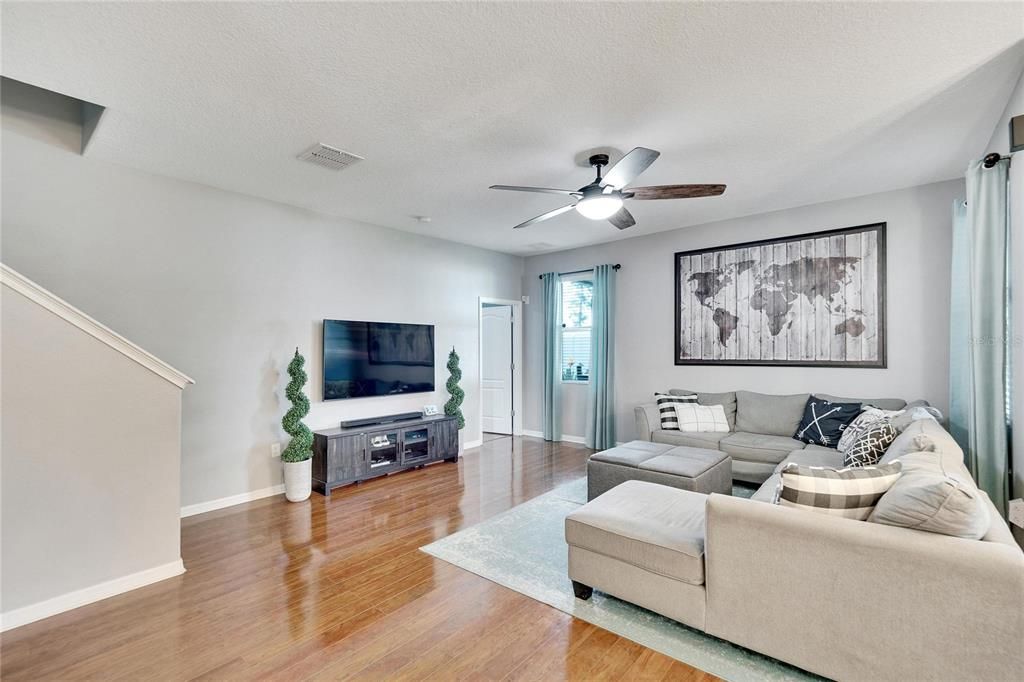 Active With Contract: $484,900 (5 beds, 2 baths, 2902 Square Feet)