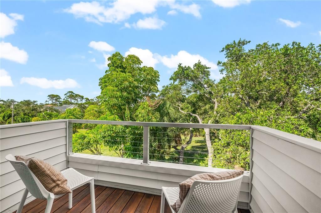 The "Sunrise" Balcony w Cumaru Wood ... in the tree tops