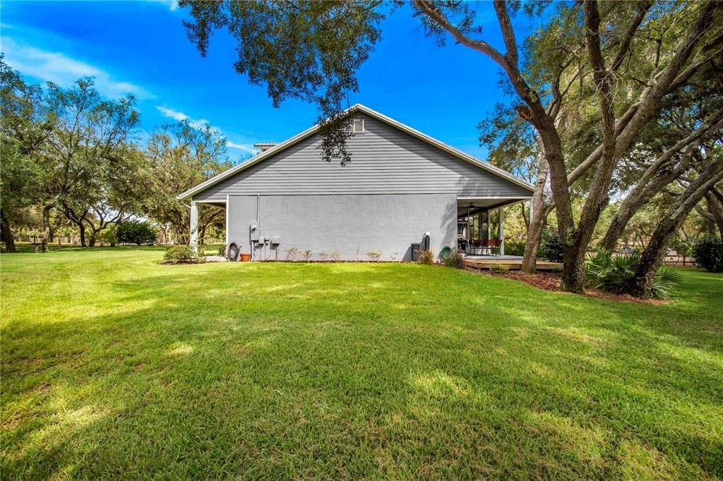 For Sale: $839,000 (3 beds, 2 baths, 2405 Square Feet)