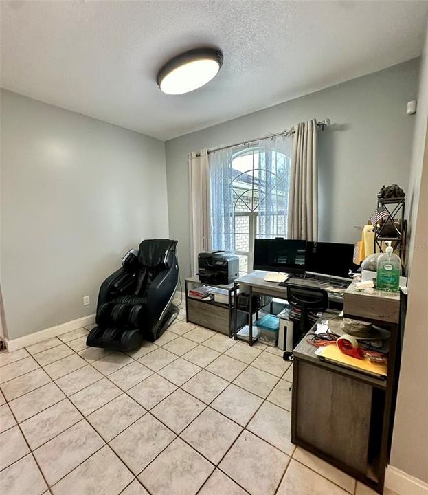 For Sale: $299,900 (3 beds, 2 baths, 1622 Square Feet)