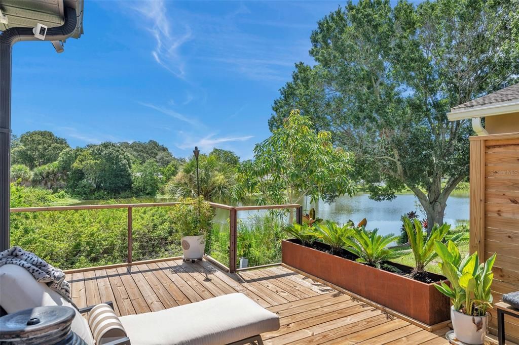 Imagine sipping your morning coffee here to the sounds of birdsong while taking in the lake view