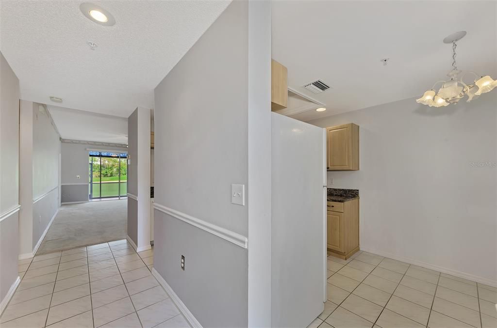 For Sale: $294,900 (2 beds, 2 baths, 1238 Square Feet)