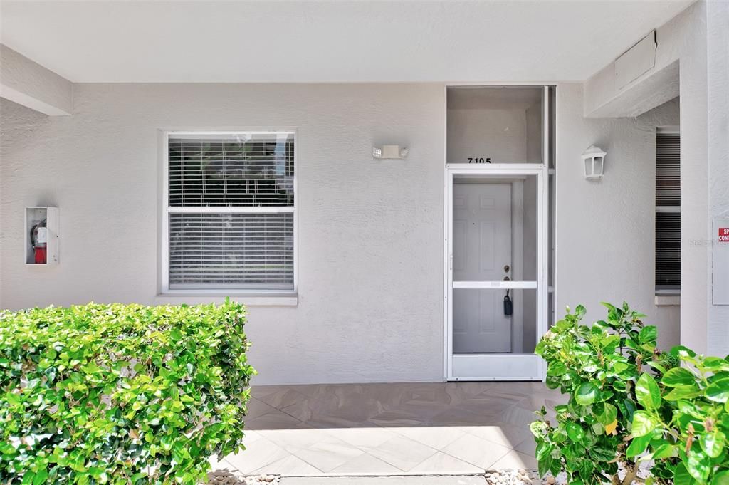 For Sale: $294,900 (2 beds, 2 baths, 1238 Square Feet)