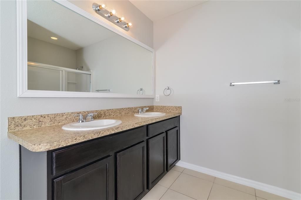 Active With Contract: $385,000 (3 beds, 2 baths, 1711 Square Feet)