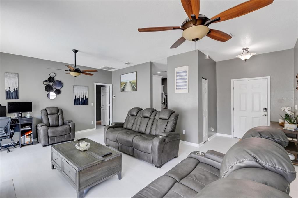 Active With Contract: $510,000 (3 beds, 2 baths, 1619 Square Feet)