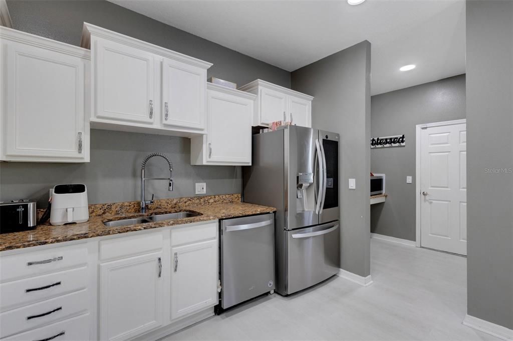 Active With Contract: $510,000 (3 beds, 2 baths, 1619 Square Feet)