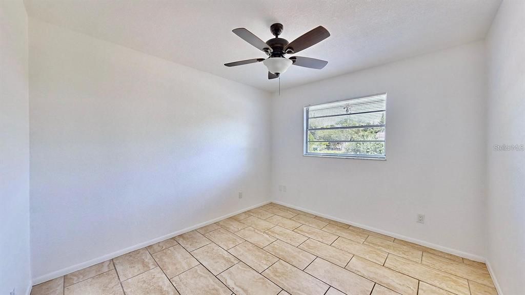 Active With Contract: $1,345 (2 beds, 1 baths, 750 Square Feet)