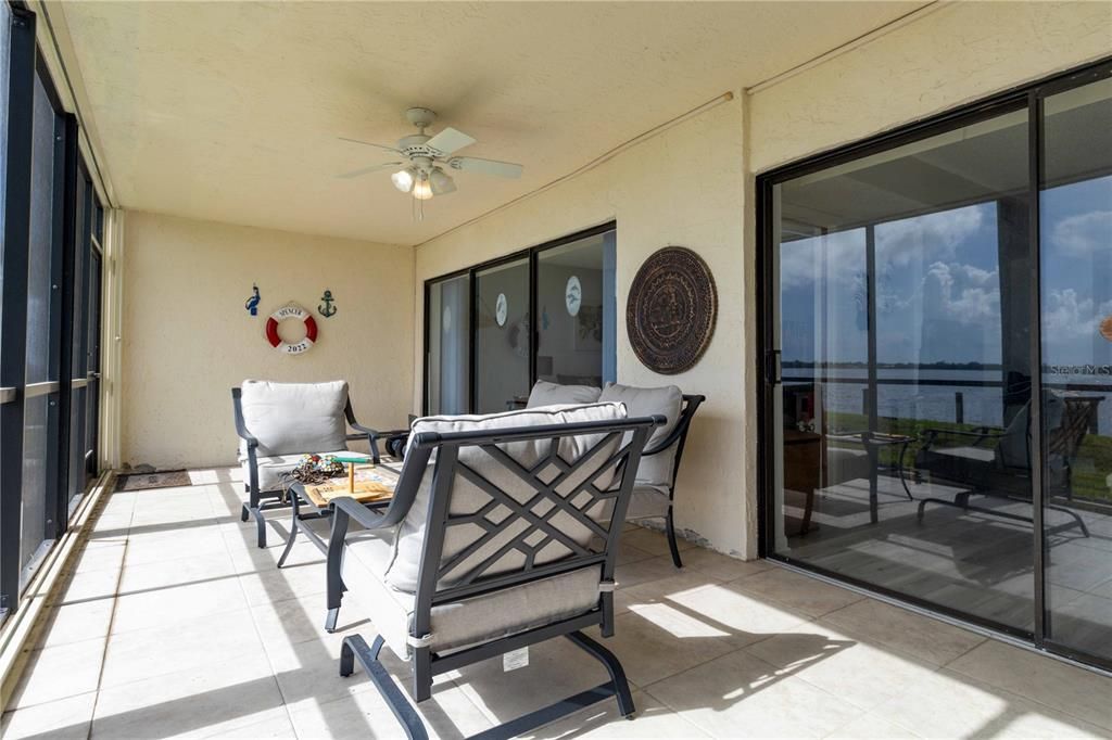 For Sale: $327,000 (2 beds, 2 baths, 1269 Square Feet)