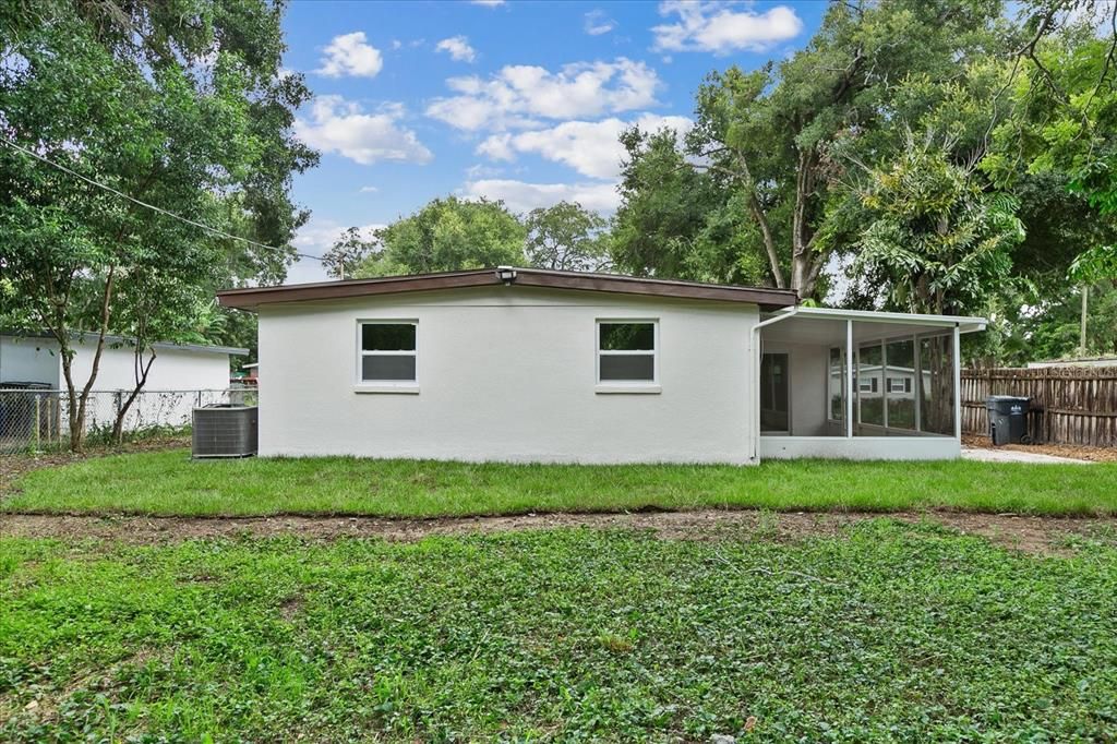 Active With Contract: $339,500 (3 beds, 2 baths, 1180 Square Feet)