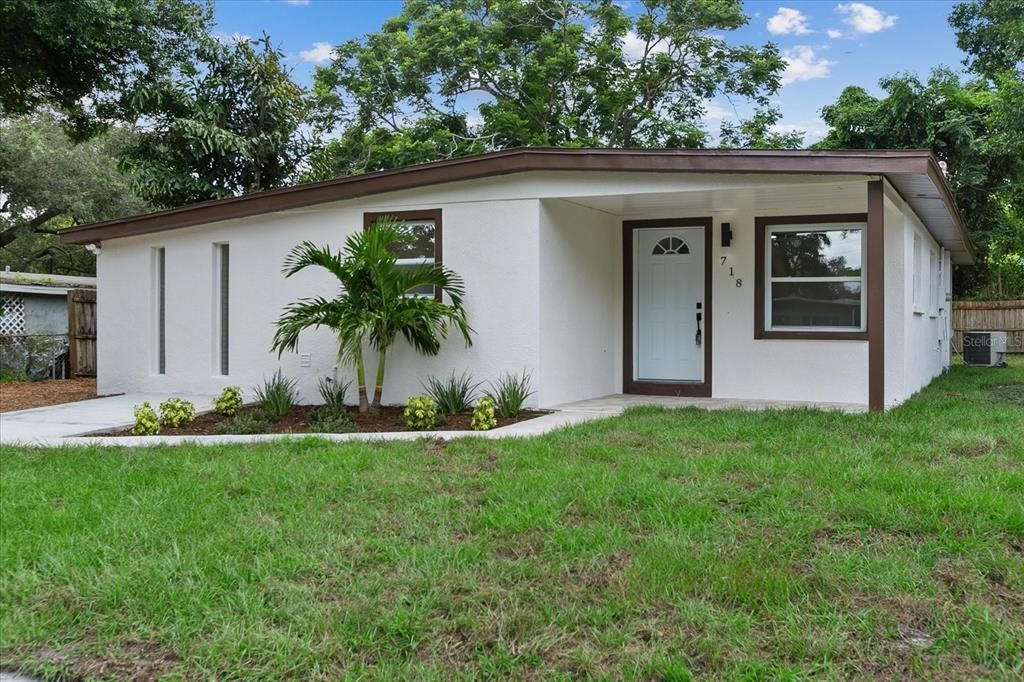 Active With Contract: $339,500 (3 beds, 2 baths, 1180 Square Feet)