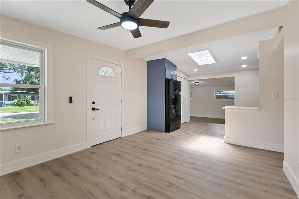 Active With Contract: $339,500 (3 beds, 2 baths, 1180 Square Feet)