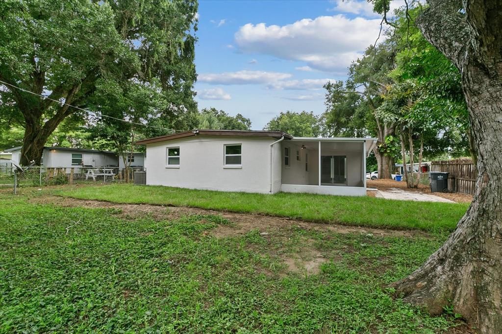 Active With Contract: $339,500 (3 beds, 2 baths, 1180 Square Feet)