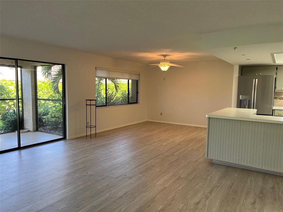 For Sale: $265,000 (2 beds, 2 baths, 1516 Square Feet)