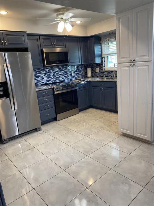 For Rent: $3,000 (2 beds, 2 baths, 1350 Square Feet)