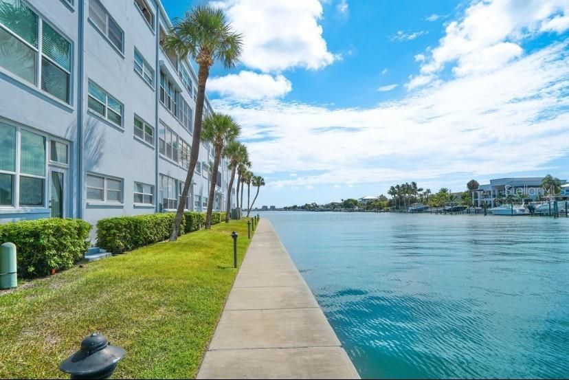 For Rent: $3,000 (2 beds, 2 baths, 1350 Square Feet)