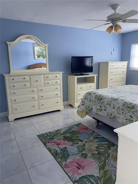 For Rent: $3,000 (2 beds, 2 baths, 1350 Square Feet)