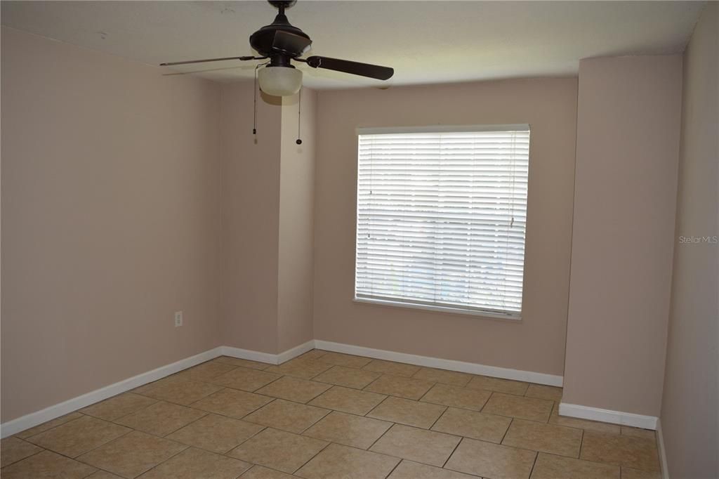 For Sale: $199,900 (2 beds, 2 baths, 946 Square Feet)