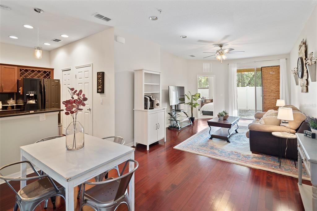 Active With Contract: $400,000 (3 beds, 3 baths, 1974 Square Feet)