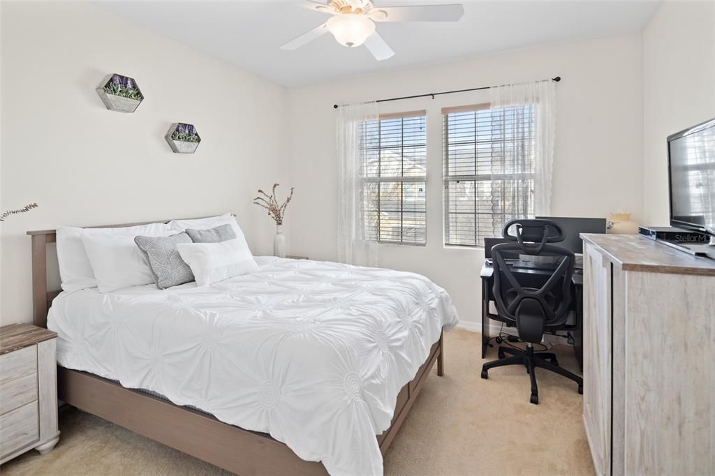 Active With Contract: $400,000 (3 beds, 3 baths, 1974 Square Feet)