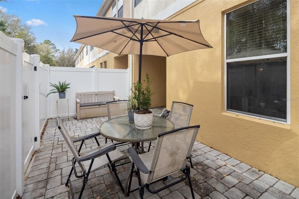 Active With Contract: $400,000 (3 beds, 3 baths, 1974 Square Feet)