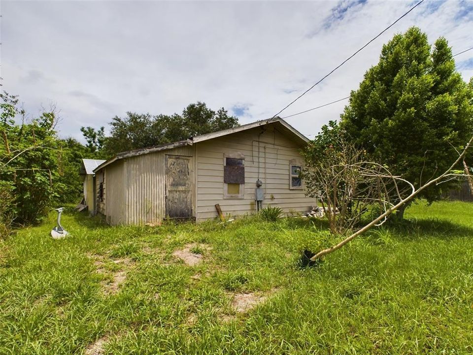 For Sale: $199,900 (3 beds, 1 baths, 417 Square Feet)