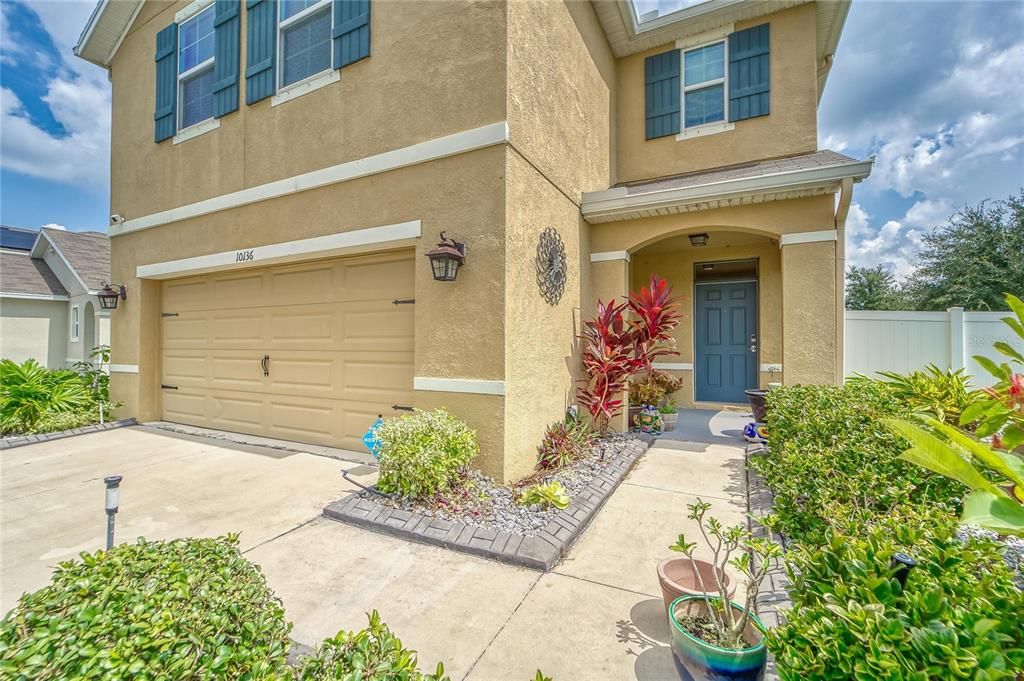 Active With Contract: $2,400 (4 beds, 2 baths, 2308 Square Feet)