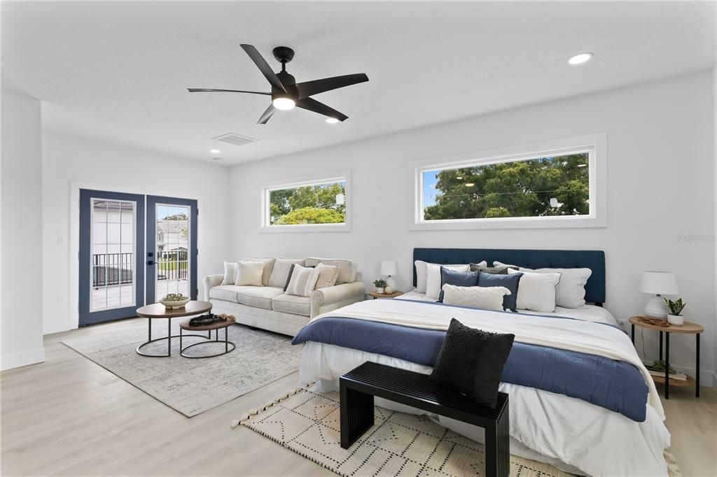 Active With Contract: $1,550,000 (5 beds, 4 baths, 3554 Square Feet)