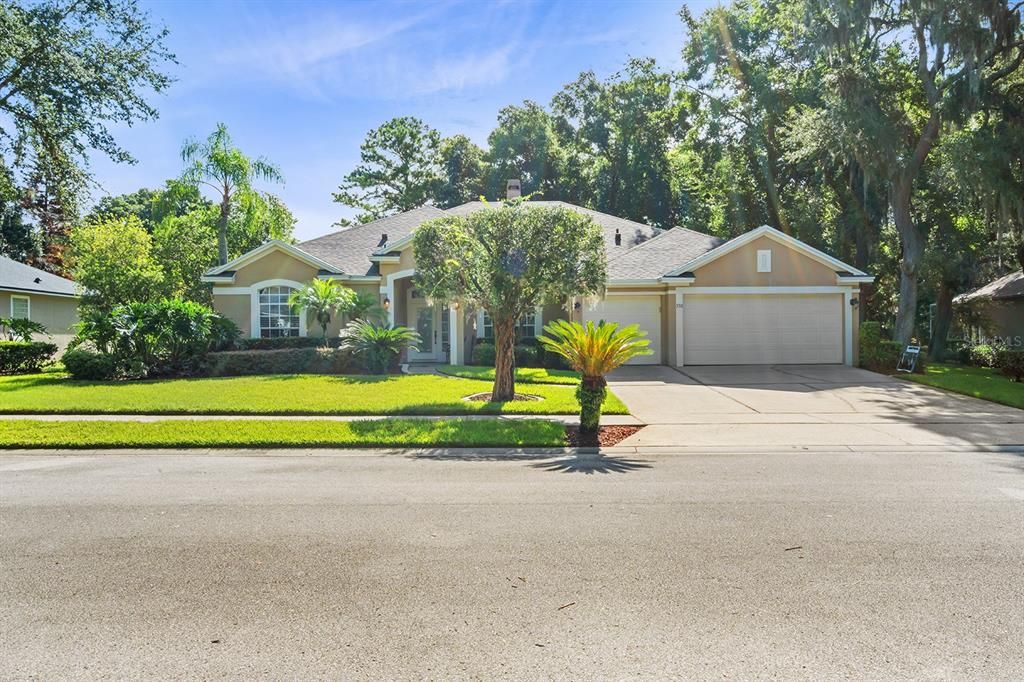 Active With Contract: $795,000 (3 beds, 3 baths, 2982 Square Feet)