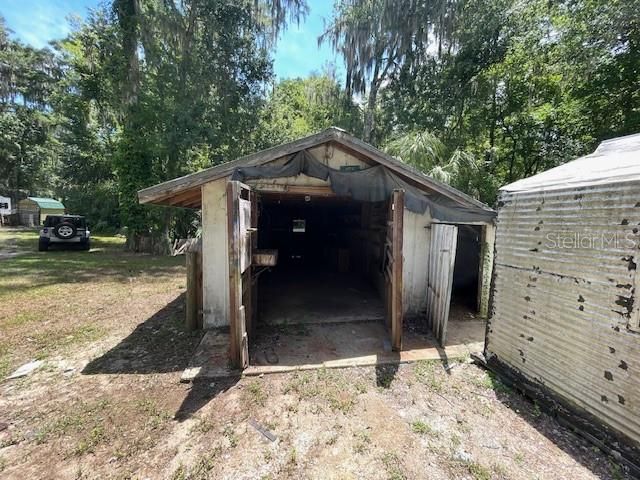 Garage/workshop