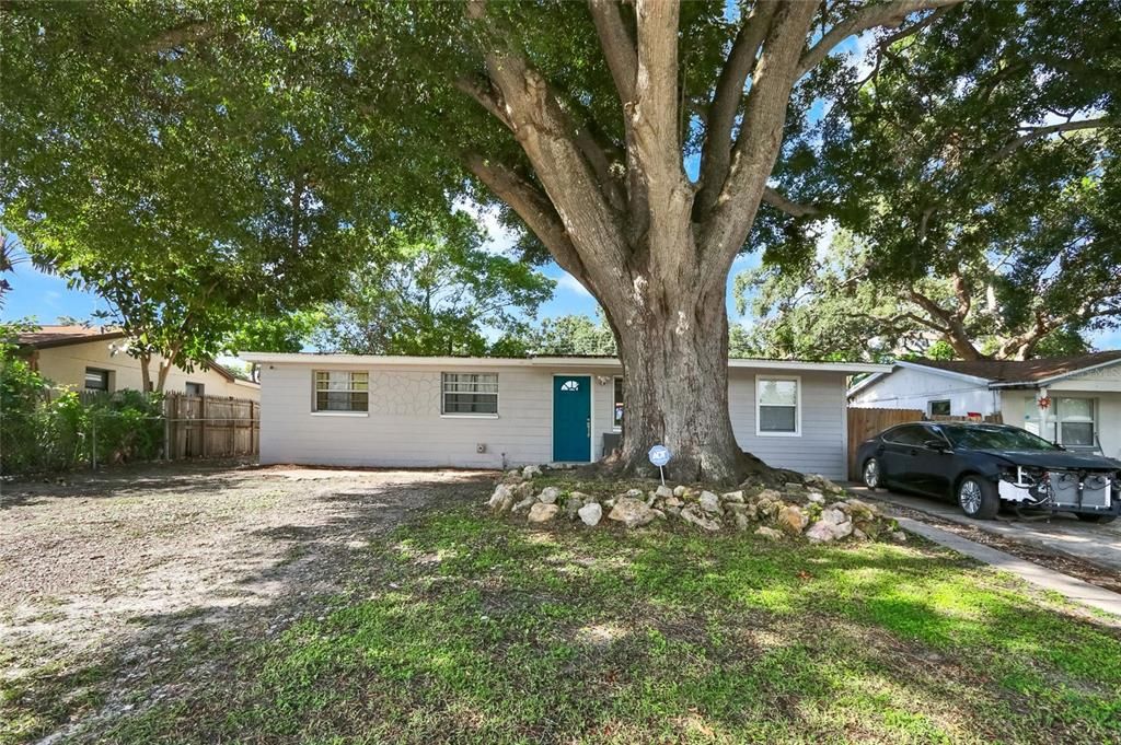 For Sale: $410,000 (4 beds, 2 baths, 1010 Square Feet)