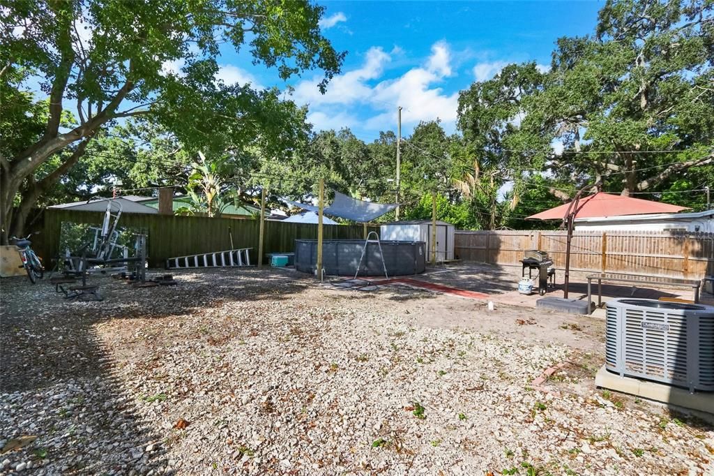 For Sale: $395,000 (4 beds, 2 baths, 1010 Square Feet)