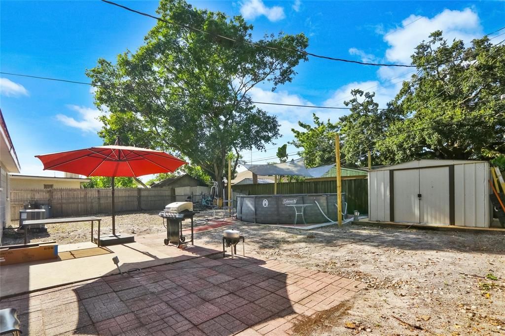 For Sale: $395,000 (4 beds, 2 baths, 1010 Square Feet)