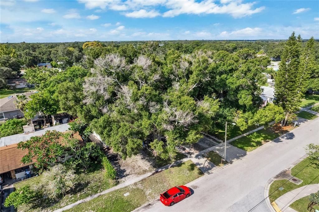 For Sale: $410,000 (4 beds, 2 baths, 1010 Square Feet)