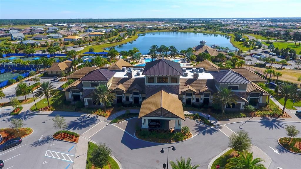 Clubhouse and restaurant in the far right corner of the Pool