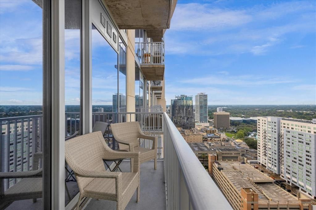 Active With Contract: $204,900 (1 beds, 1 baths, 615 Square Feet)