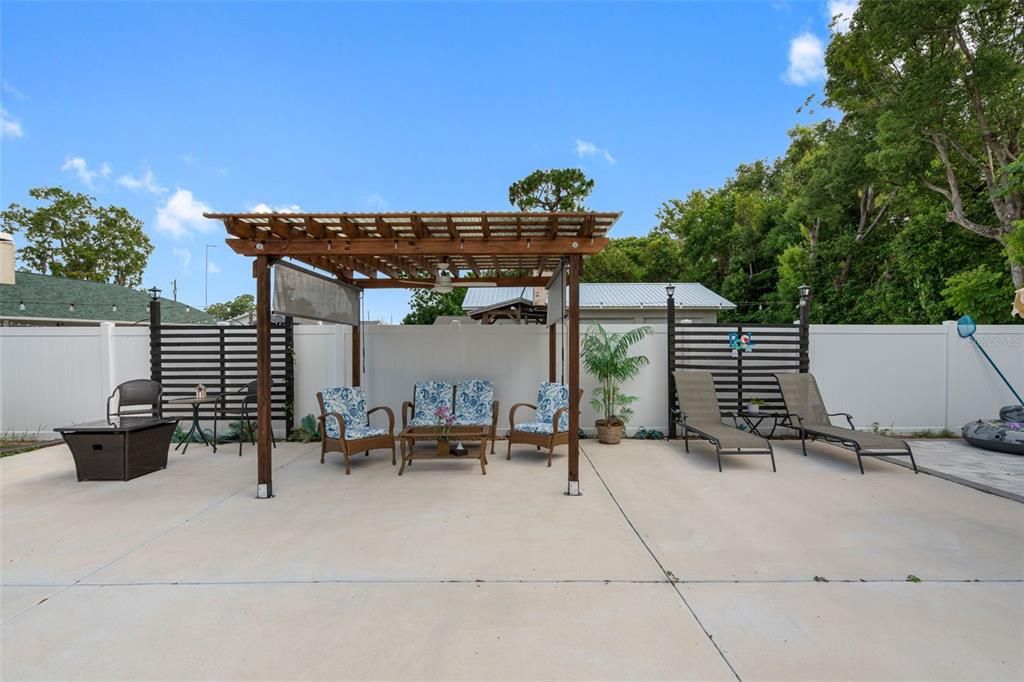 Active With Contract: $364,900 (3 beds, 2 baths, 1430 Square Feet)