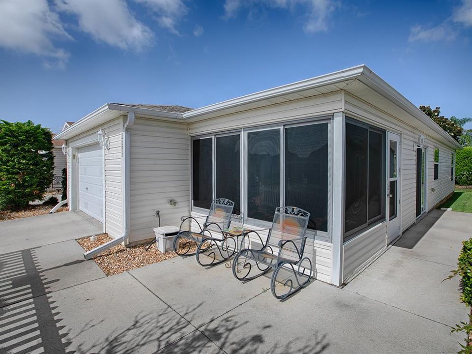 Active With Contract: $279,000 (2 beds, 2 baths, 1156 Square Feet)