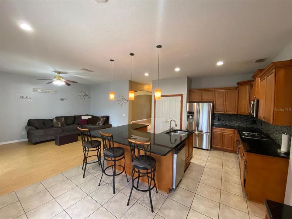 Active With Contract: $410,000 (4 beds, 3 baths, 2492 Square Feet)