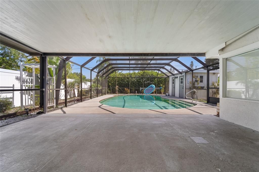 Covered Lanai - Perfect for Entertaining or relaxing pool side