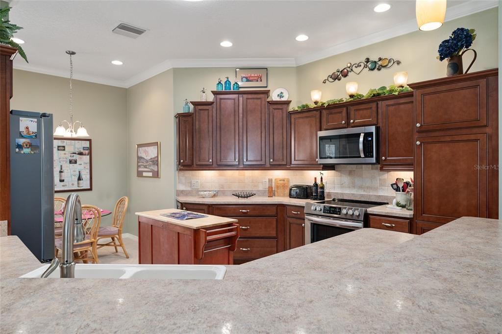 Beautiful 42" Stacked Cabinets!